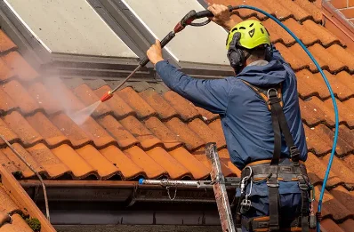 Démoussage et hydrofuge de toiture à Gramat
